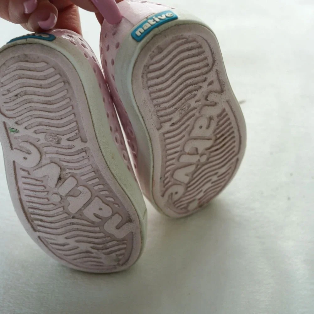 Native Jefferson Kids Size C5 Pink Perforated Slip On Water Shoes Sneakers